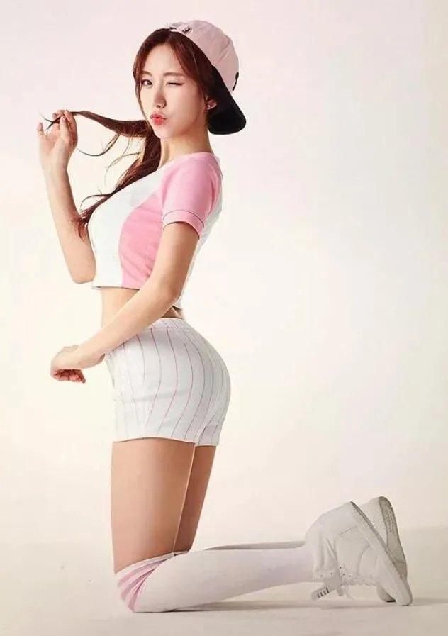 韩国健身美女艺正花,被大19岁硬汉马东锡俘获,健身真好找对象啊