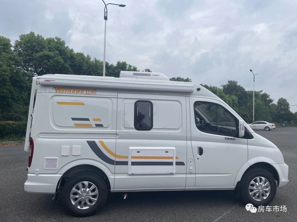 5米内无中门短轴房车4座一张大床配厨卫好停车适合夫妻自驾