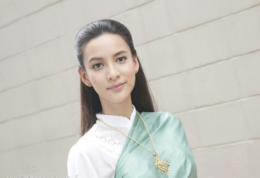 泰国7台男演员thanwa出家相恋6年多的女友green现身支持