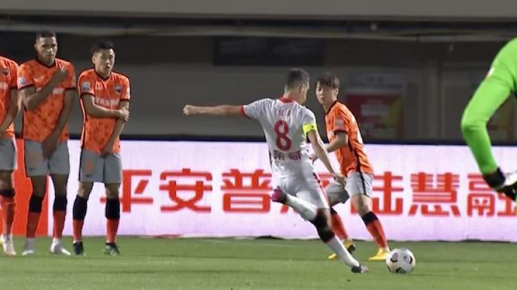 中超 中超争冠组开门红，奥斯卡“超神发挥”，他是海港争冠最重要因素