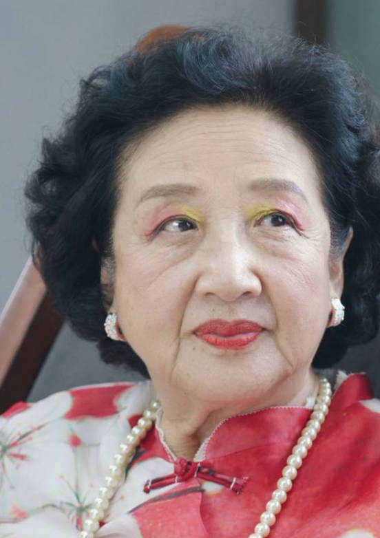 谁说奶奶不时髦?瞧已经77岁的赵淑珍,穿搭洋气显年轻插图10