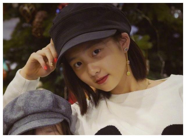 黄磊的小女儿黄少艾转眼也已经快8岁了,2013年12月出生的她,越发灵动.