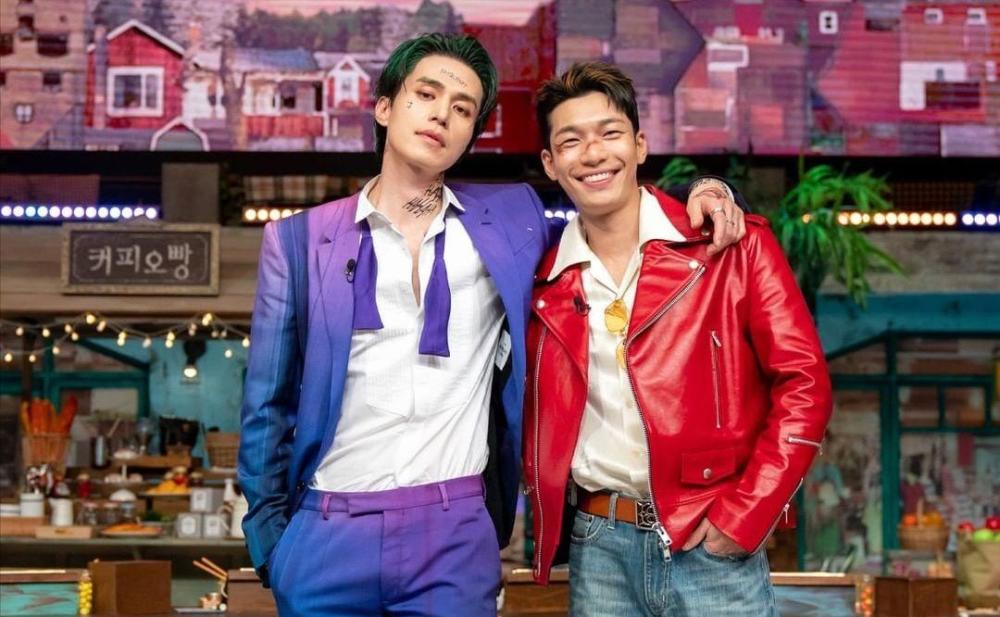 李栋旭再次录韩综,化小丑妆上演壁咚,被壁咚男星害羞到捂脸