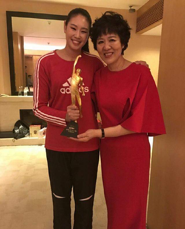 珍藏女排北长城颜妮早年打沙滩排球时的美照身材悠长气质佳
