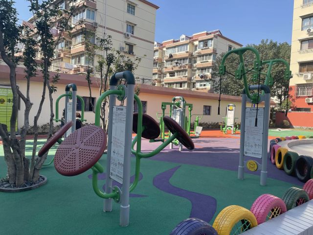 幸福长宁这个小区有了全新的健身广场