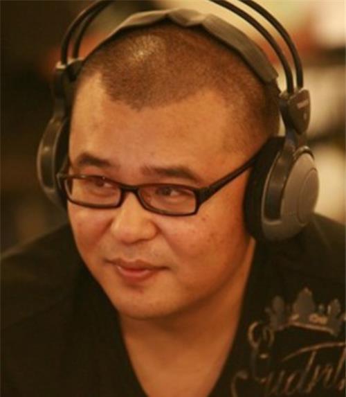 她的两个年幼的儿子如今怎么样了呢,她的大儿子周民成人后便一直在