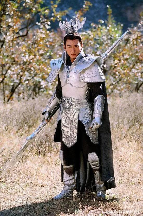 封神演义中哪吒乃阐教先行官为什么实力却远不如杨戬