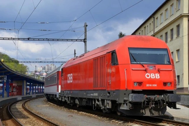 立陶宛政坛"地震",疯狂反华的外长辞职,总统:立即走人!