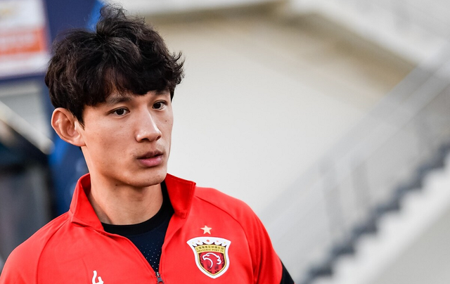 王燊超在上港有了新位置本轮联赛表现不俗赢得主帅认可