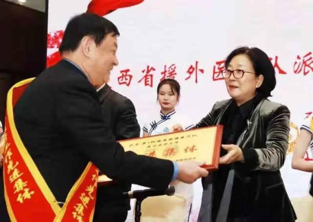 西安市第五医院外科主任鲁琪医师荣获援外医疗先进个人