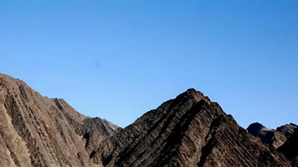 乌斯满的最后时刻与脚镣相伴每天利用放风的机会祈祷