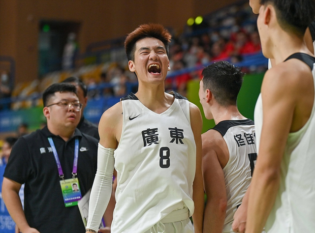 深圳队 场均4.9分！郭艾伦接班人凉了？广东U19全运夺冠功臣，打不好CBA