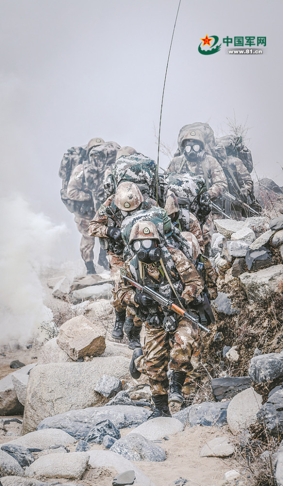 炮火纷飞砺精兵