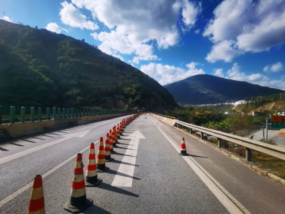 由於昆楚大高速擴容複線與大保高速路連接,大漾雲高速路與大保高速路