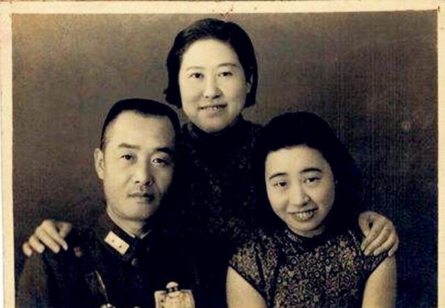 惨死,他也想好好提携下部下的亲属,于是没过多久施中诚就被提拔为团长