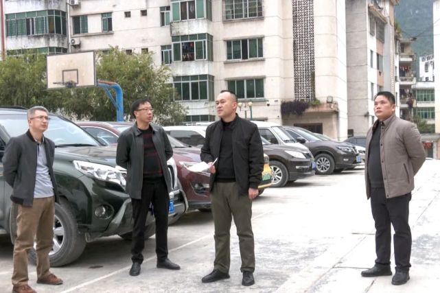 王炳卜调研指导老旧小区改造和安全生产等工作|王炳