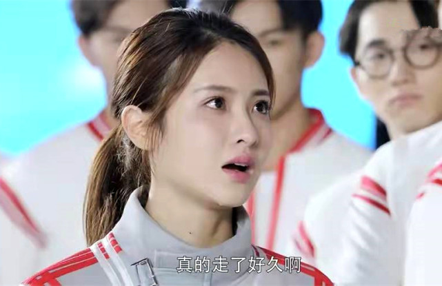 赖雨濛年纪虽小,作为演员已出道7年,《旋风十一人》中的何心言,《全职