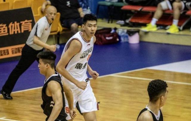 cba 生日第3天首秀？广东队小将接班易建联，身高226cm，杜锋急着用人