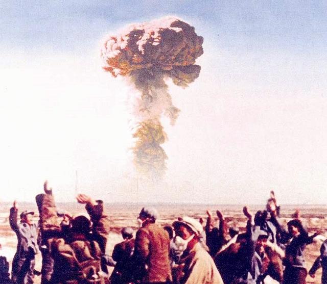 民族英雄邓稼先核辐致全身大面积出血忍受痛苦在妻子怀中离世