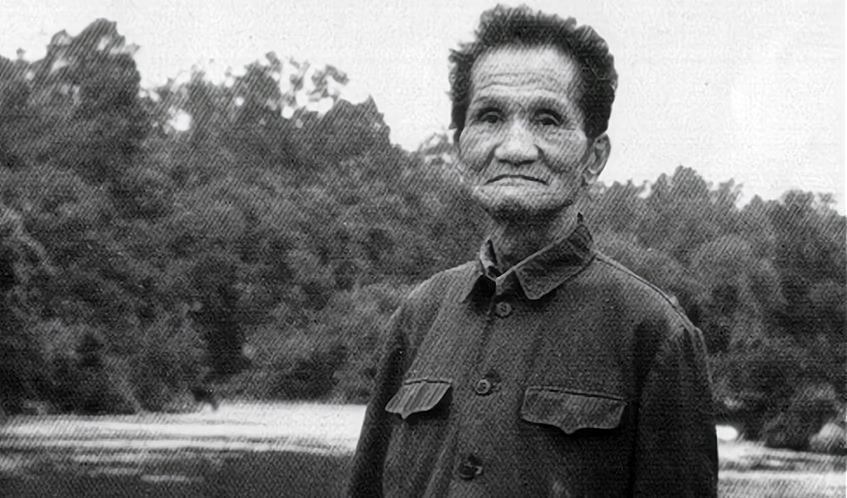 卢兆春颇为嫌弃的瞪了他一眼,喝令韩子栋跟上,口中威胁道不听话就打死
