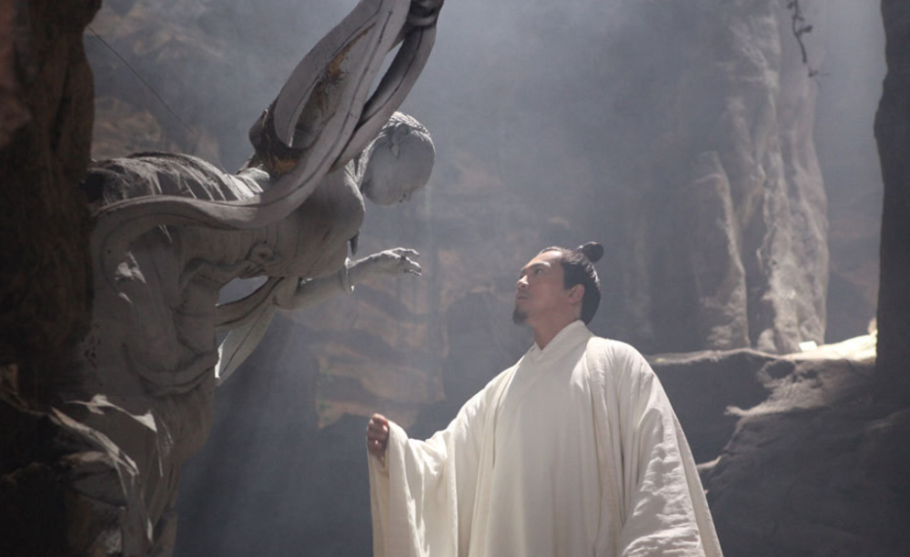 他是逍遥派第二代掌门却因爱徒30年不敢出山是天龙最神秘高手