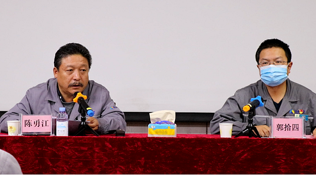 管理人员考评工作方案》,随后,烧碱车间党支部书记,车间主任任勇强,对