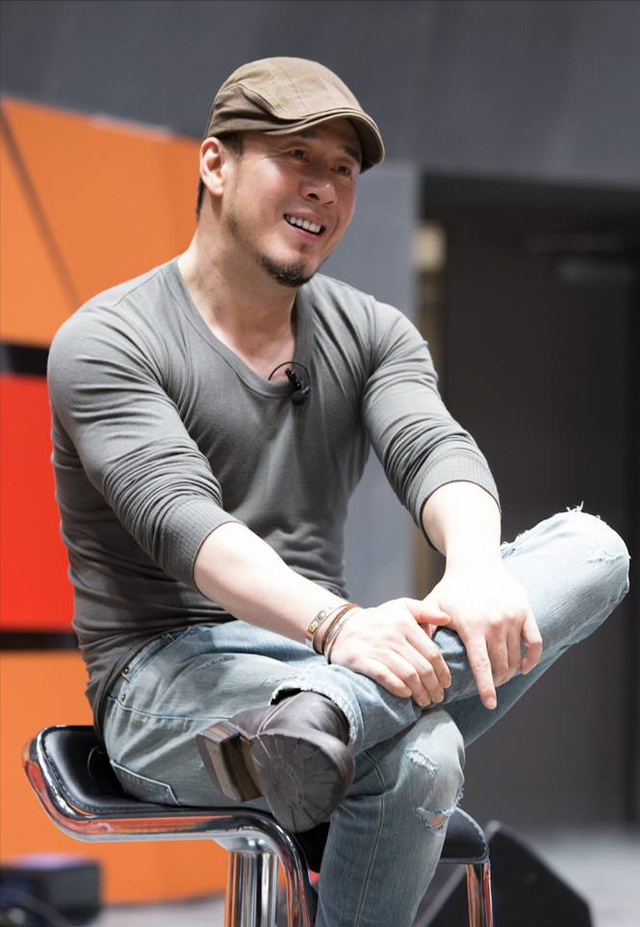 杨坤为什么炮轰华语音乐至少倒退十年惨遭网红粉丝大爆黑历史