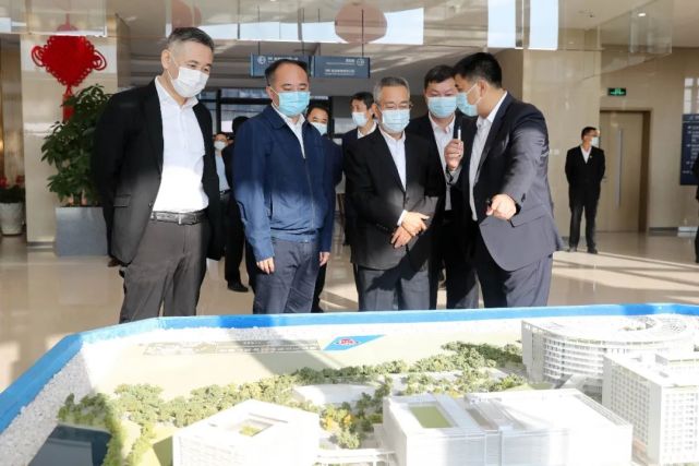 南航集团党组成员侯绪伦,吴颖湘,姚勇,广州市花都区副区长蔡启良,民航