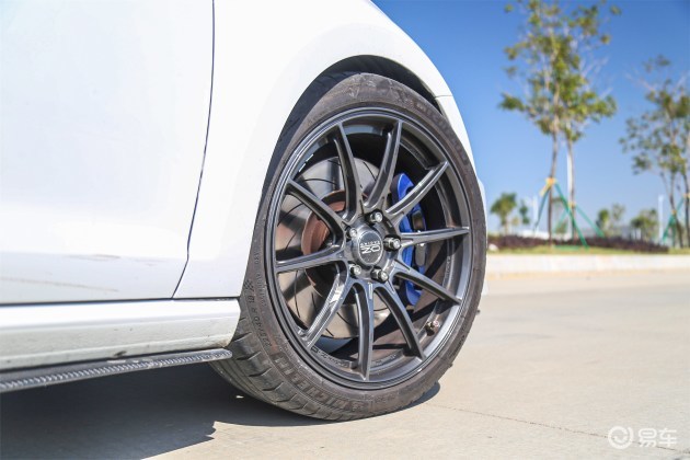 千元运动轮胎升级 优科豪马ad08r与米其林ps4如何选?