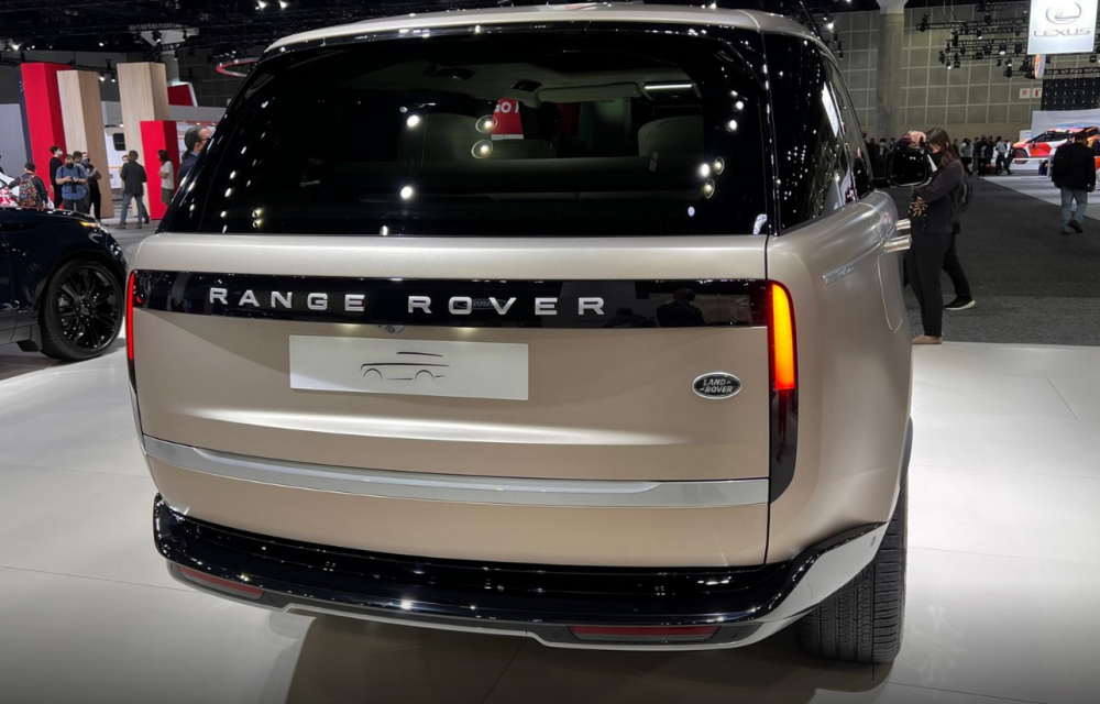 新一代路虎揽胜国内路试尾部变化大