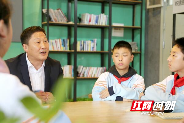 怀化宏宇中学老师简介图片