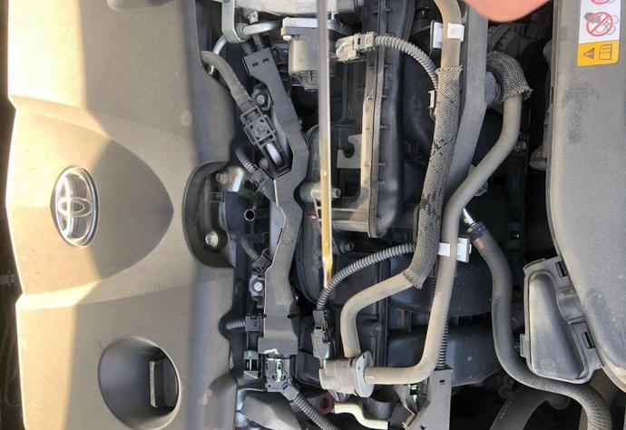 丰田亚洲龙质保期内出现机油增多开封特约店的答复让车主苦不堪言