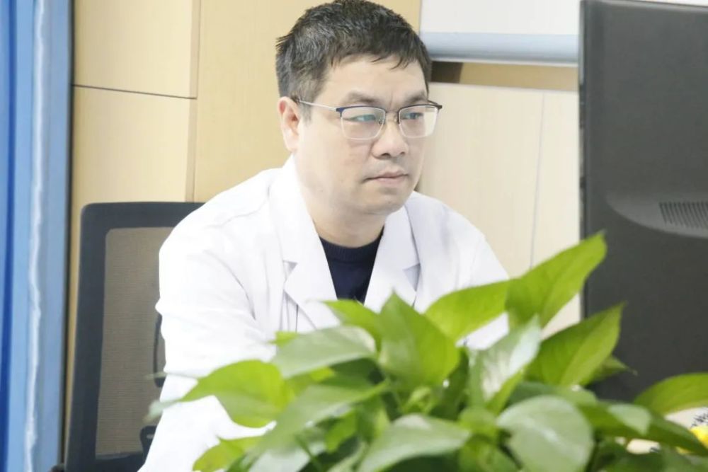 【医者名片】南雅再引凤凰来--罗德华 骨科主任医师