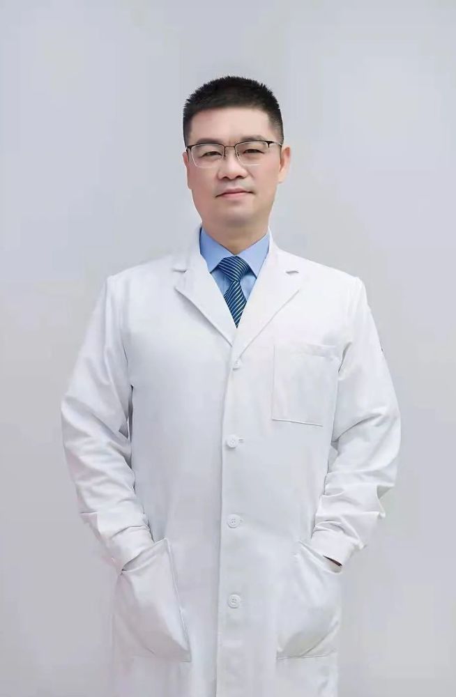 【医者名片】南雅再引凤凰来--罗德华 骨科主任医师