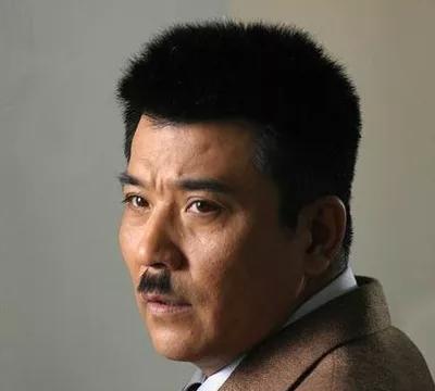 二战时期日本人鼻下都留着一撮胡子现在为什么不见了