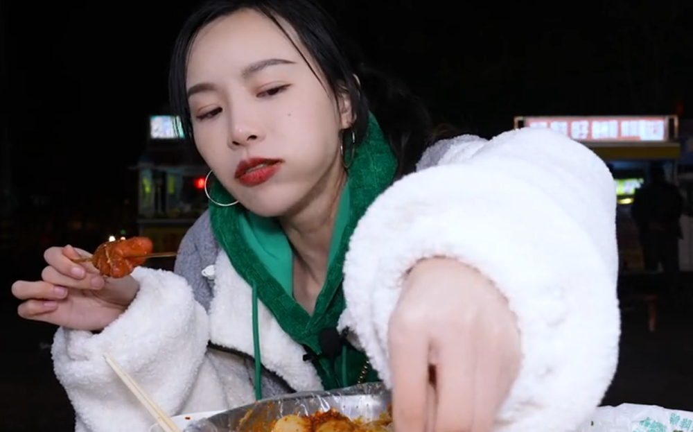 小贝打卡大学食堂4天后该校封控全员检测粉丝喊话快去做检测