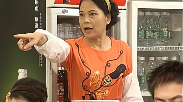 还有她去相亲,结果对方并没有此意,她一句"神经病,我还以为你要泡我呢