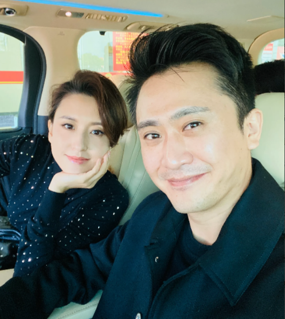 杨帆暗恋张蕾多年无果与妻子从校服到婚纱生一女把她们当成宝幸福美满