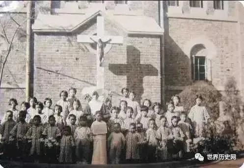 1929年,圣若慧善功修女会成立,主要工作就是管理育婴堂.