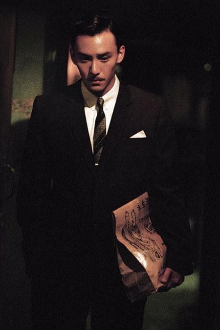 张震为了拍好王家卫的电影《一代宗师》,苦练3年的八极拳,并且拿到了