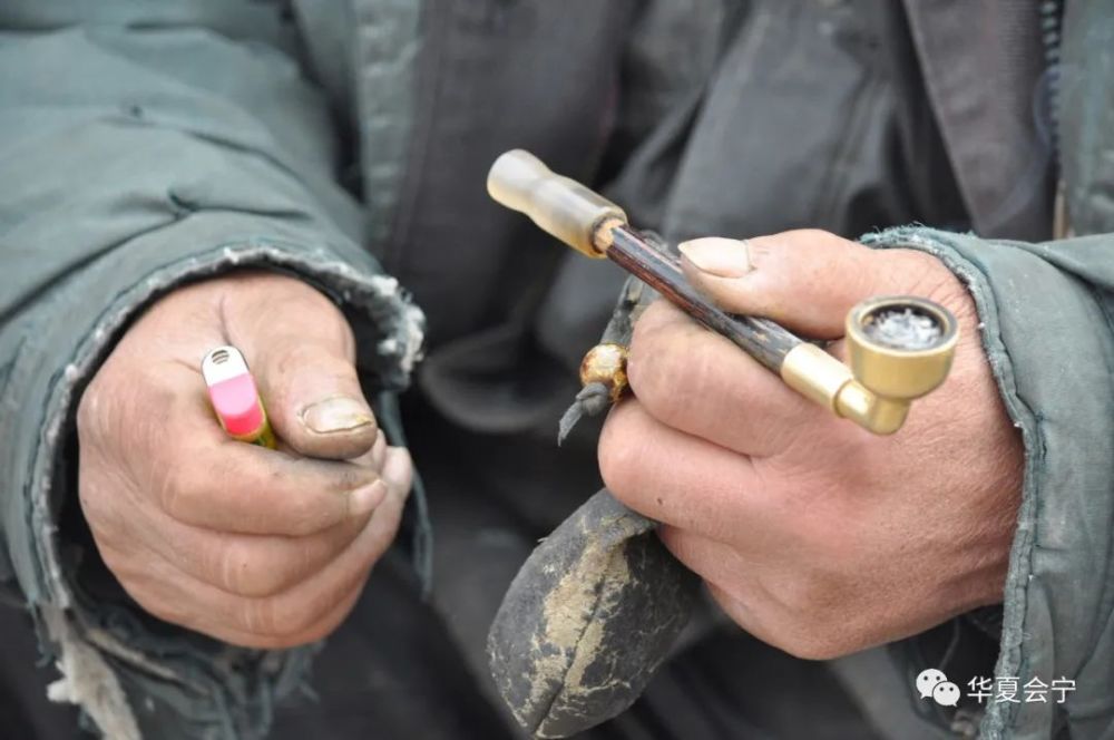 会宁农民:旱烟锅的记忆