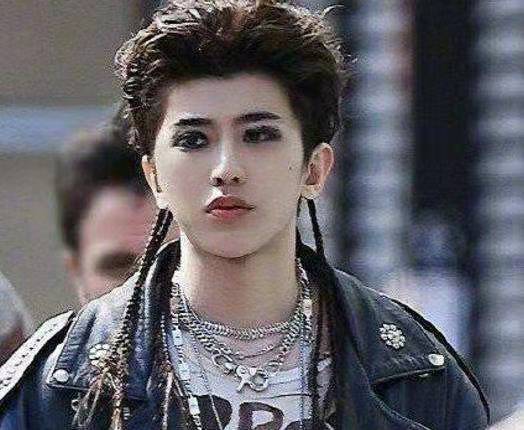 娘炮文化口诛笔伐的同时却仍火爆依旧背后到底是谁在推波助澜