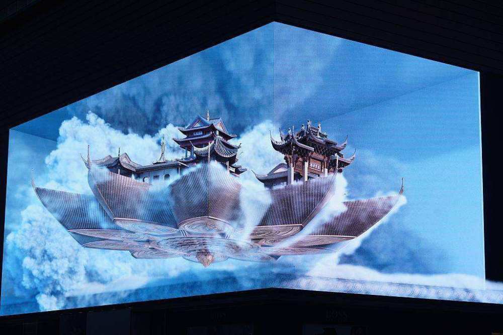 传统的3d视频效果需要使用特定的设备才能实现,但是裸眼3d视频就像