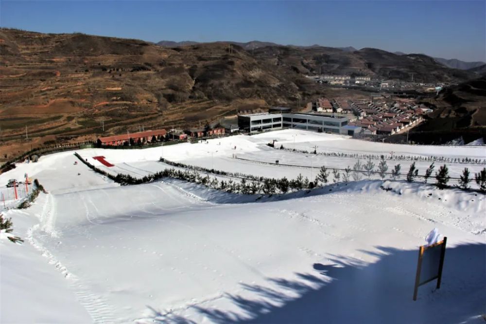 不負冬日好時光相約六盤山周溝滑雪場