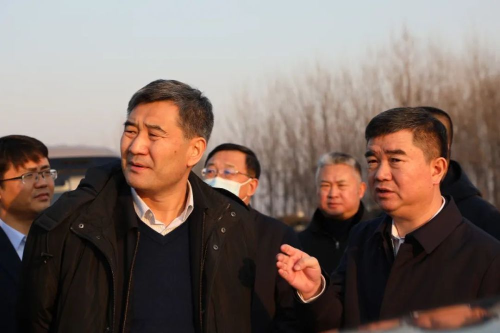 省交通运输厅副厅长戴为民一行来区就12交通基础设施建设工程进行专题