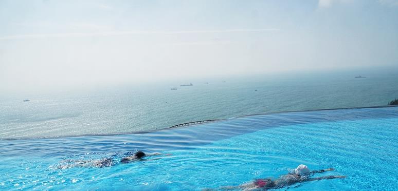 冬天到广东阳江海陵岛大海上悬崖泳池拍照比马尔代夫还美