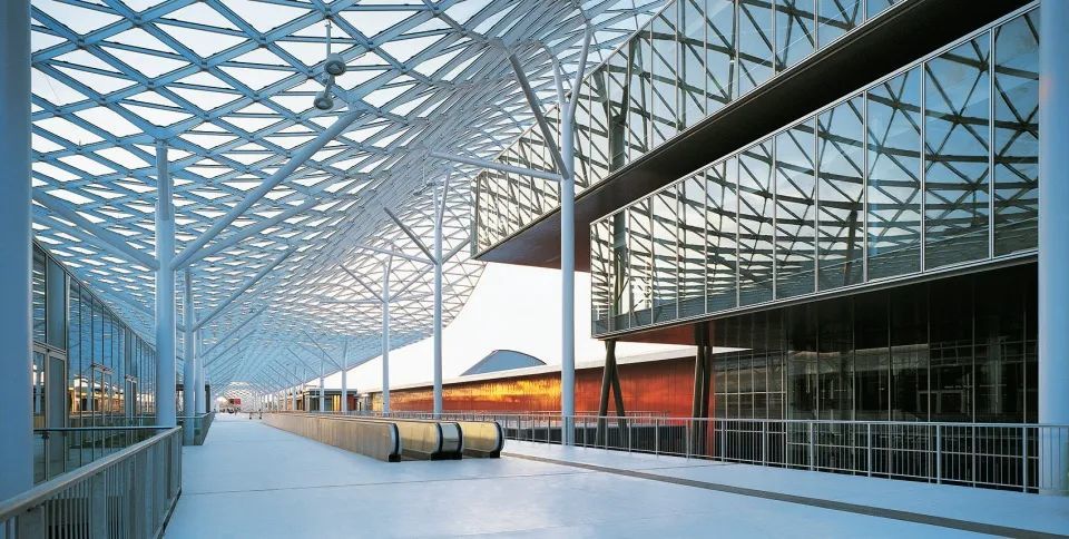 blsi分享第五立面的曲线美