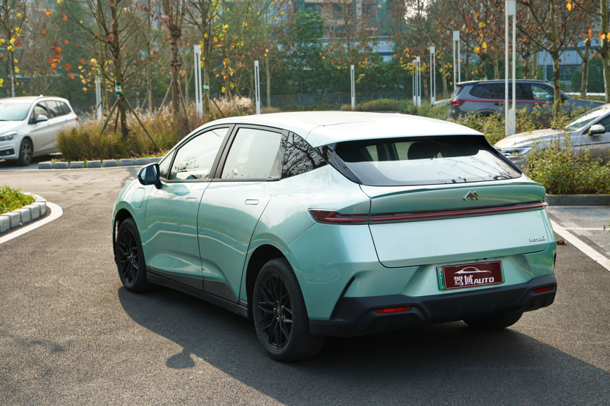 摩登汽车评测:纯电suv不到15万,真实续航500公里_腾讯新闻