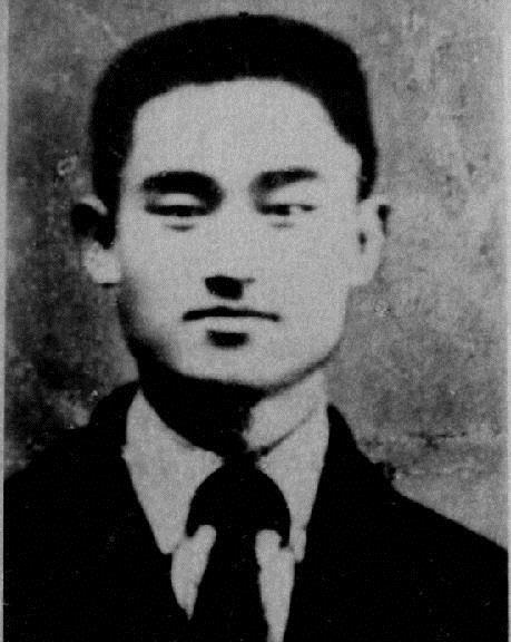 几名行刑队员闻言,马上冲上台,将马祥生,叶绰山拉到台下,只听两声嘹亮