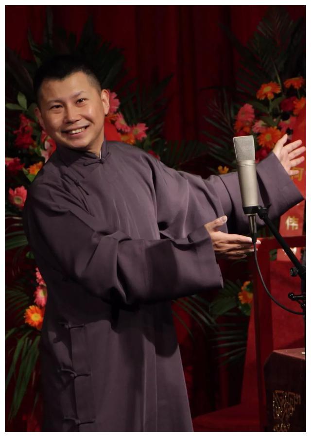 事实上,在和梁小娟离婚之前,何云伟已经勾搭上了一个叫月月的女孩.